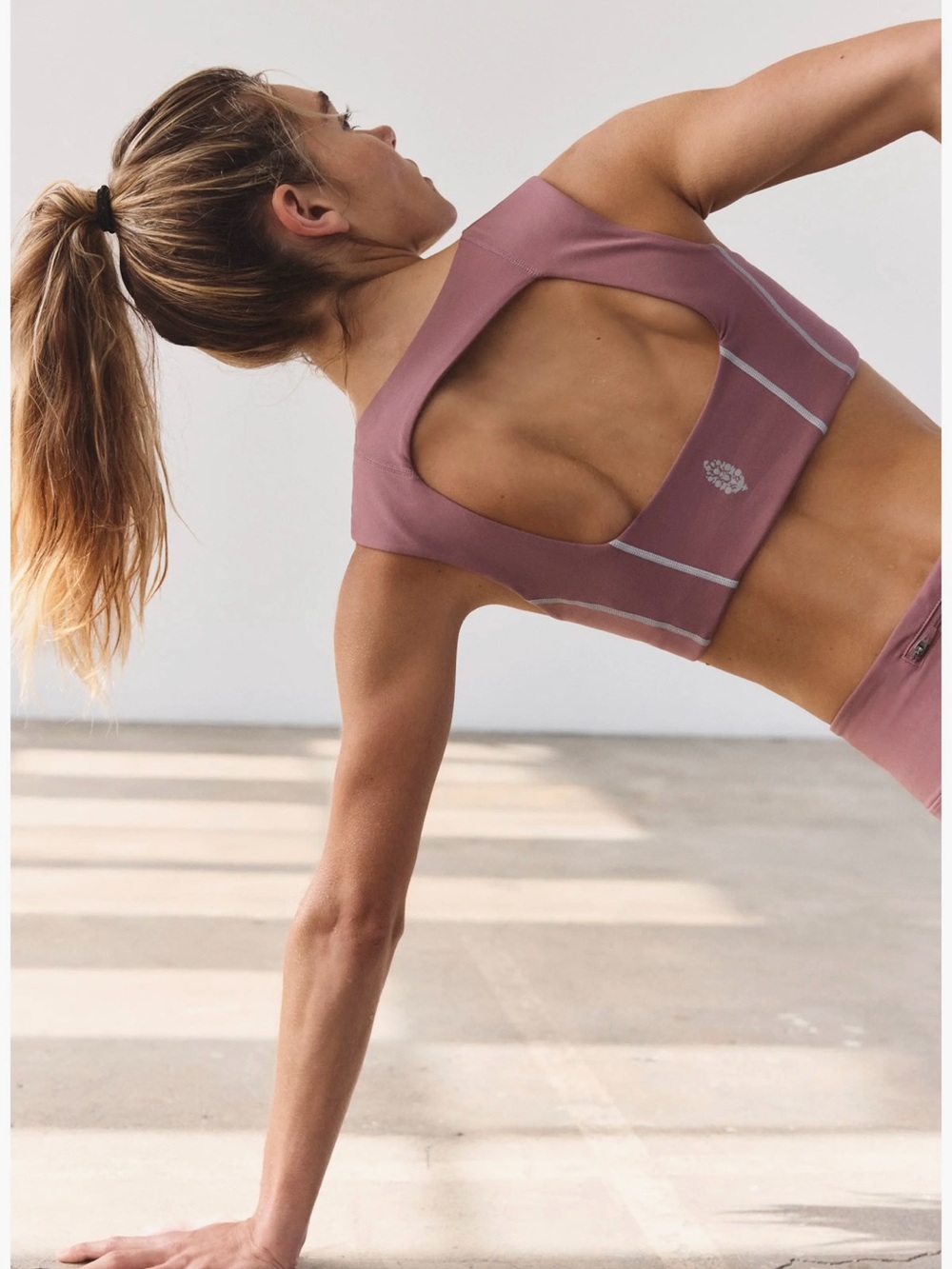 Sports bra bundle - Picture 3 of 11